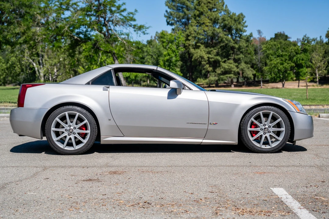 2006 Cadillac XLR-V - Image 7 of 31