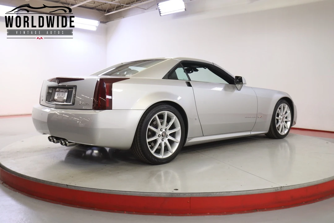 2006 Cadillac XLR-V - Image 10 of 12