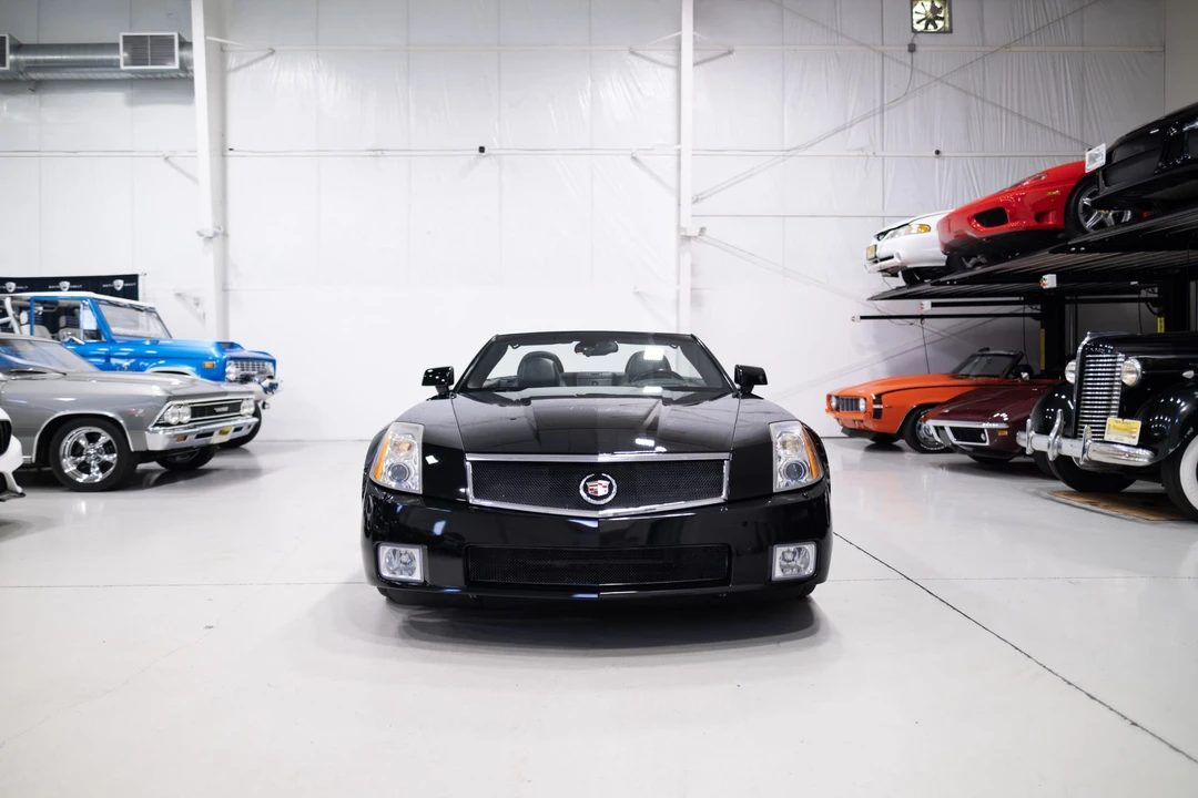 2006 Cadillac XLR-V - Image 8 of 31