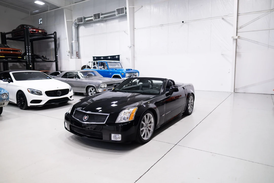 2006 Cadillac XLR-V - Image 3 of 31