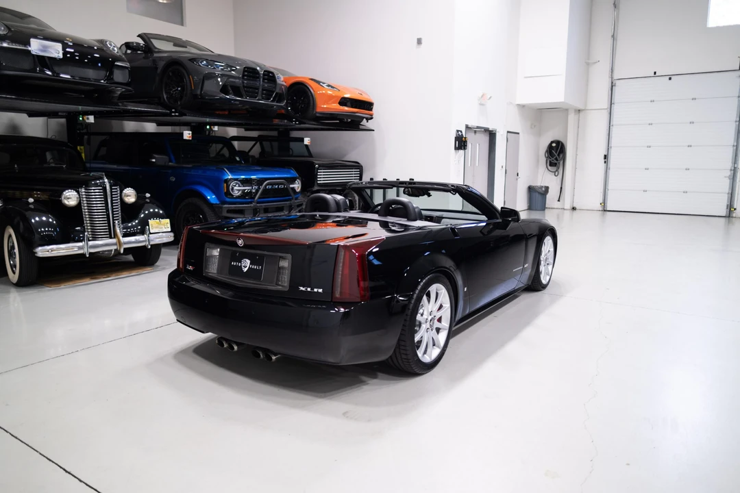 2006 Cadillac XLR-V - Image 13 of 31