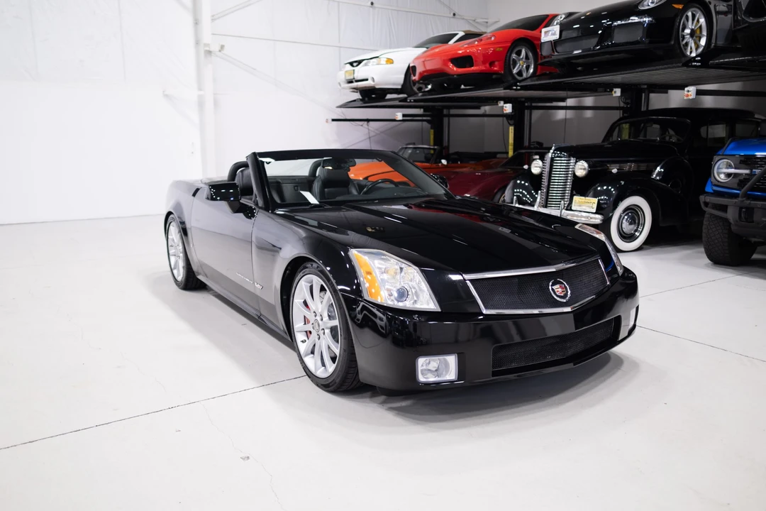 2006 Cadillac XLR-V - Image 11 of 31