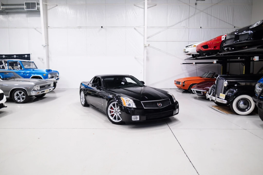 2006 Cadillac XLR-V - Image 24 of 31