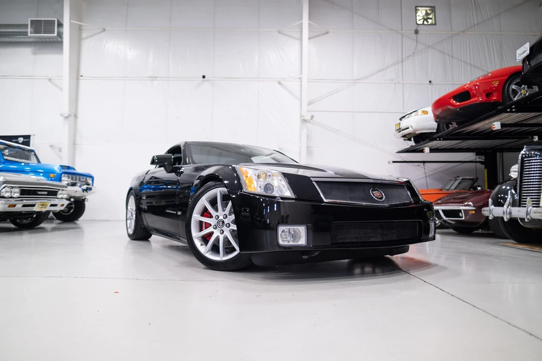 2006 Cadillac XLR-V - Image 22 of 31