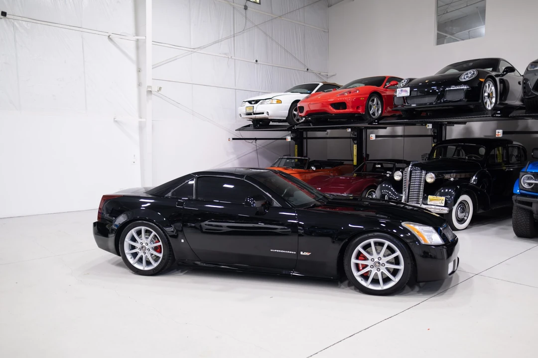 2006 Cadillac XLR-V - Image 28 of 31