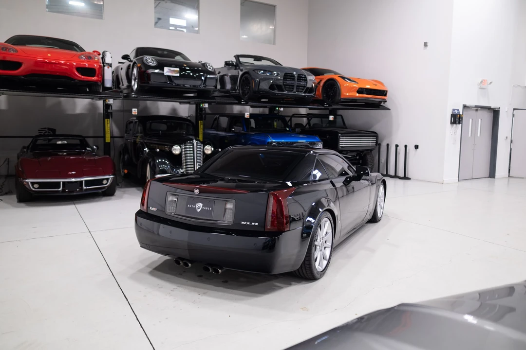 2006 Cadillac XLR-V - Image 29 of 31