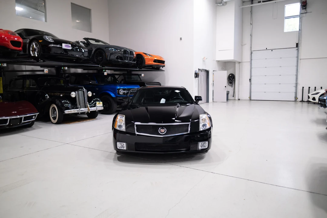 2006 Cadillac XLR-V - Image 19 of 31
