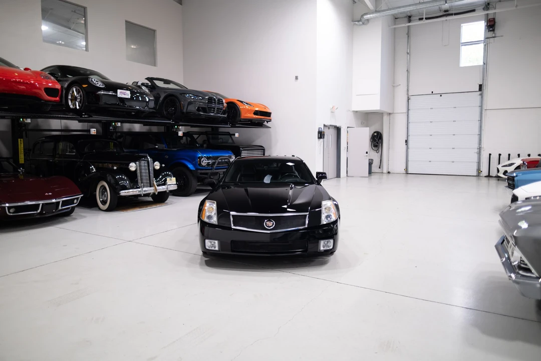 2006 Cadillac XLR-V - Image 18 of 31