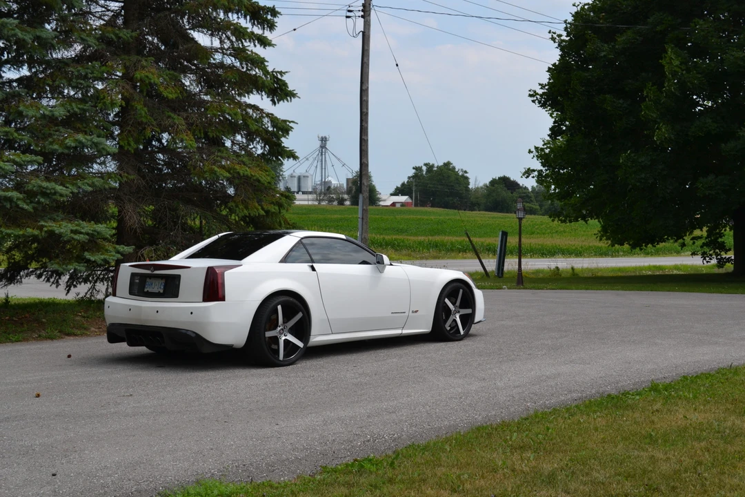 2006 Cadillac XLR-V - Image 3 of 31