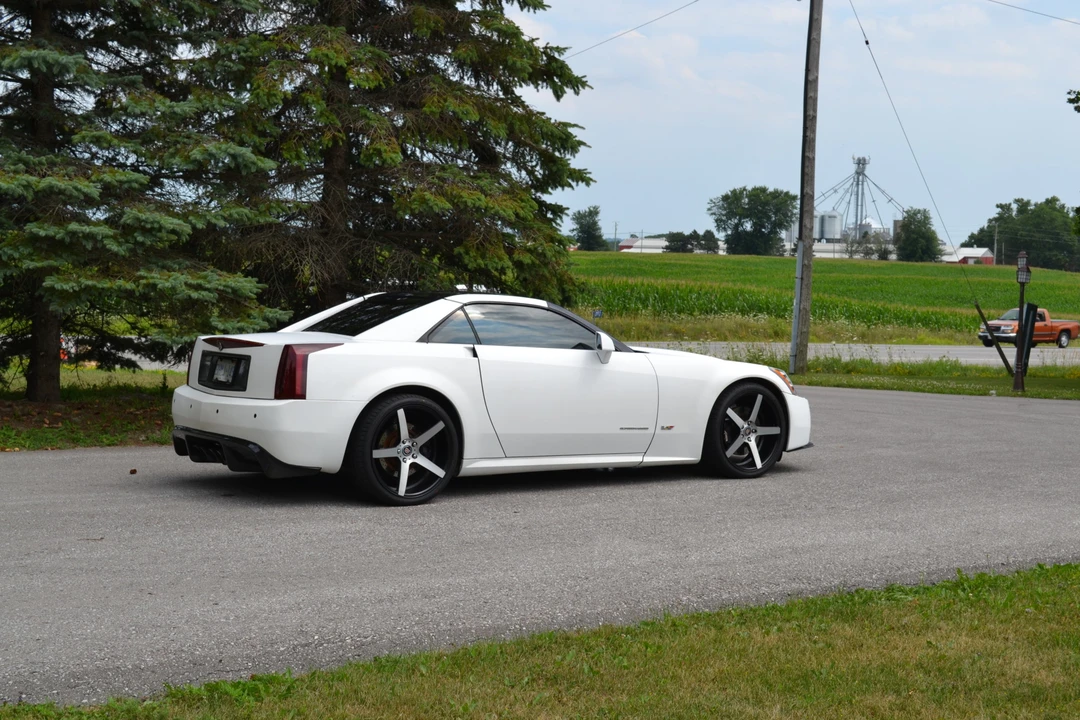2006 Cadillac XLR-V - Image 4 of 31