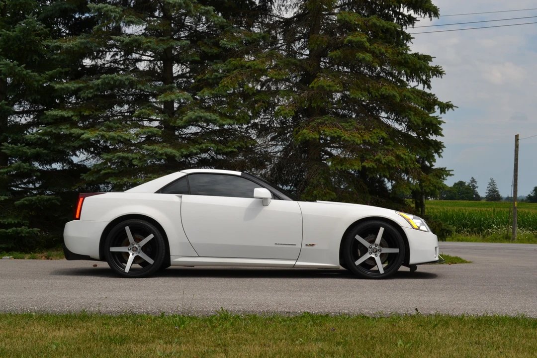2006 Cadillac XLR-V - Image 6 of 31