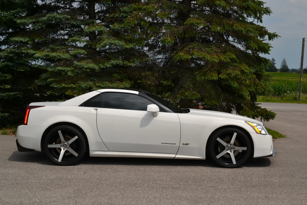 2006 Cadillac XLR-V - Image 8 of 31