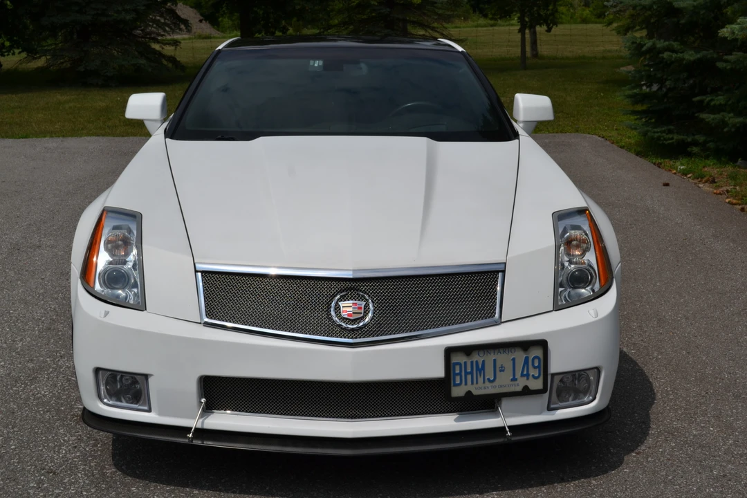 2006 Cadillac XLR-V - Image 14 of 31