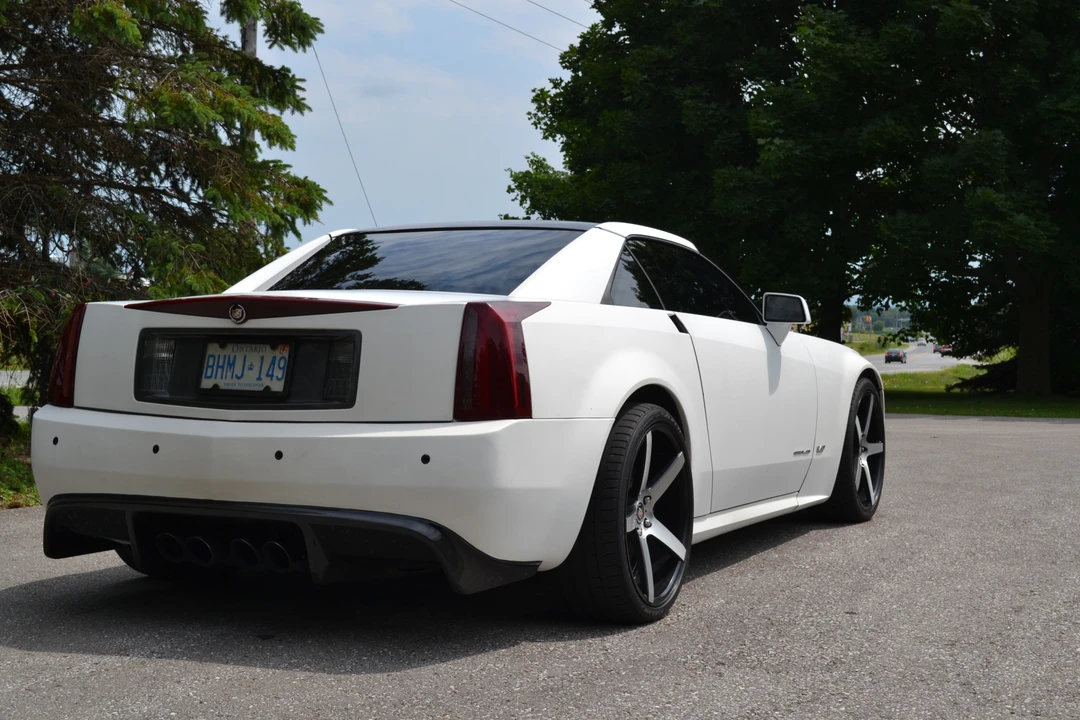 2006 Cadillac XLR-V - Image 22 of 31