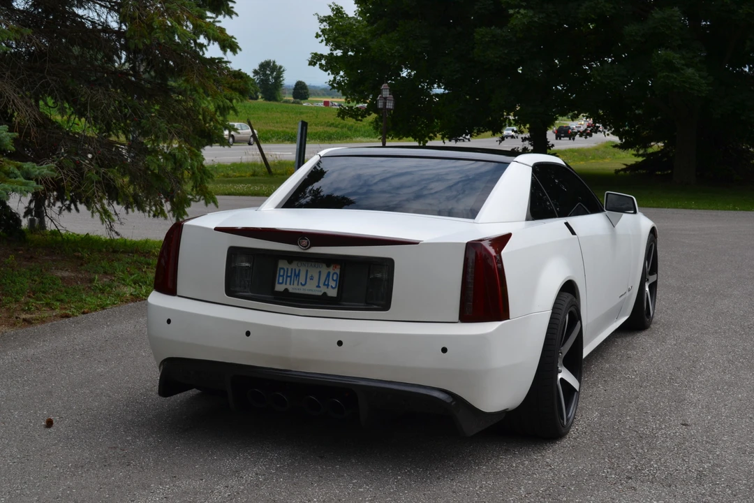 2006 Cadillac XLR-V - Image 29 of 31