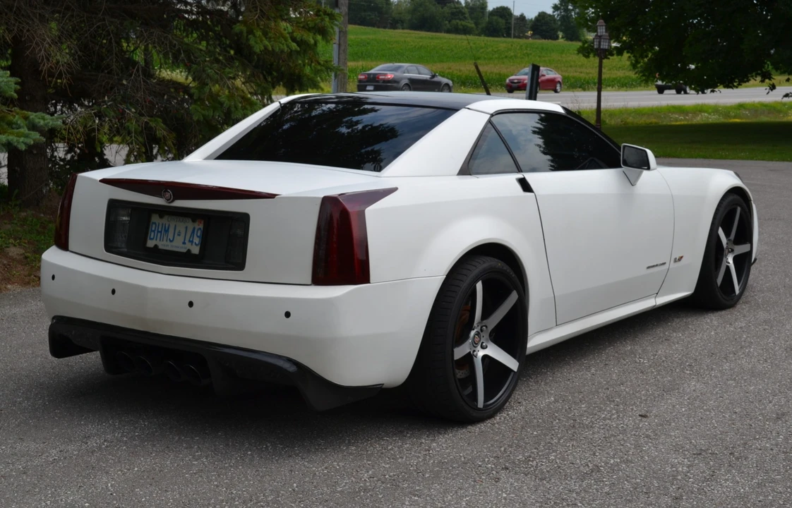 2006 Cadillac XLR-V - Image 30 of 31
