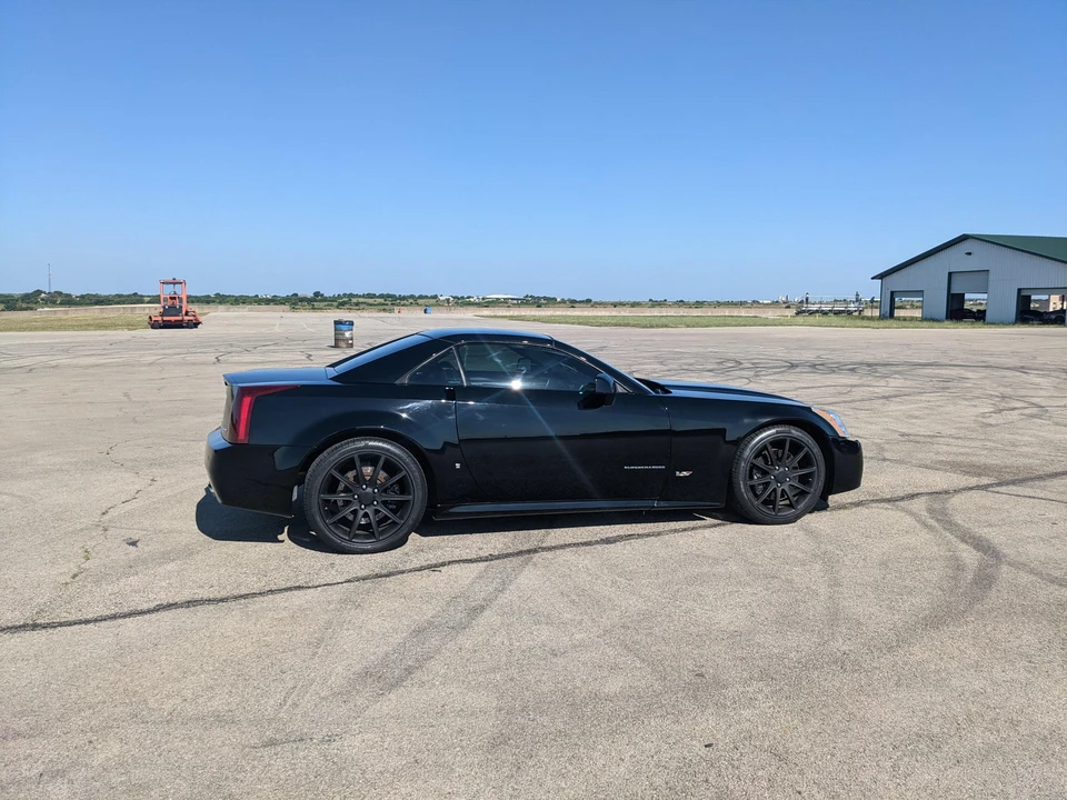 2006 Cadillac XLR-V - Image 11 of 31