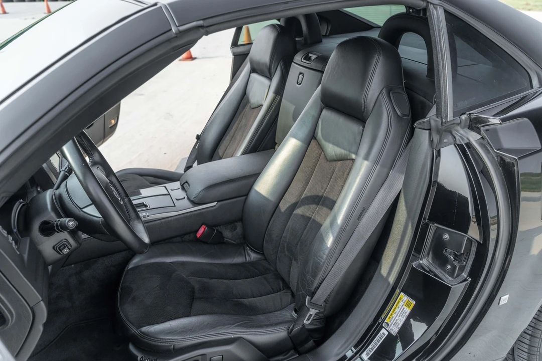 2006 Cadillac XLR-V - Image 26 of 31
