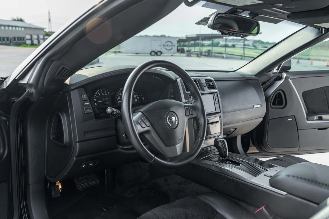 2006 Cadillac XLR-V - Image 22 of 31