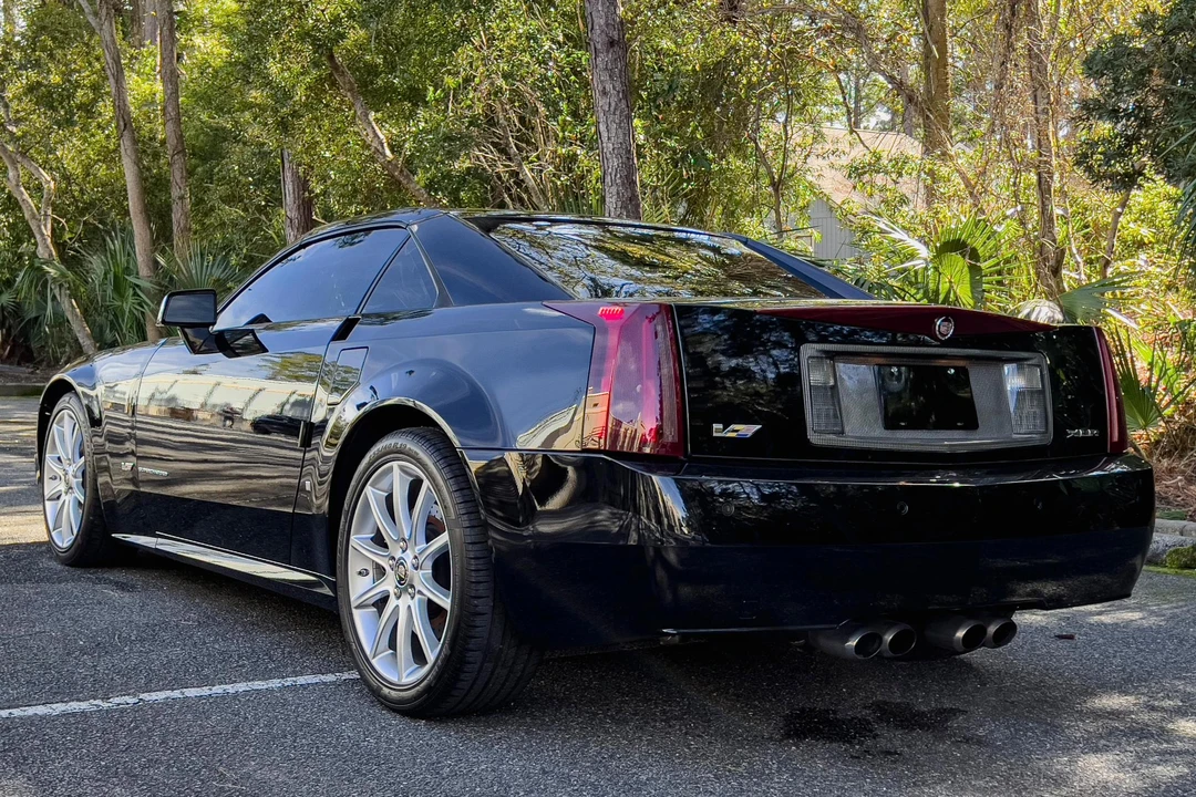 2006 Cadillac XLR-V - Image 4 of 31
