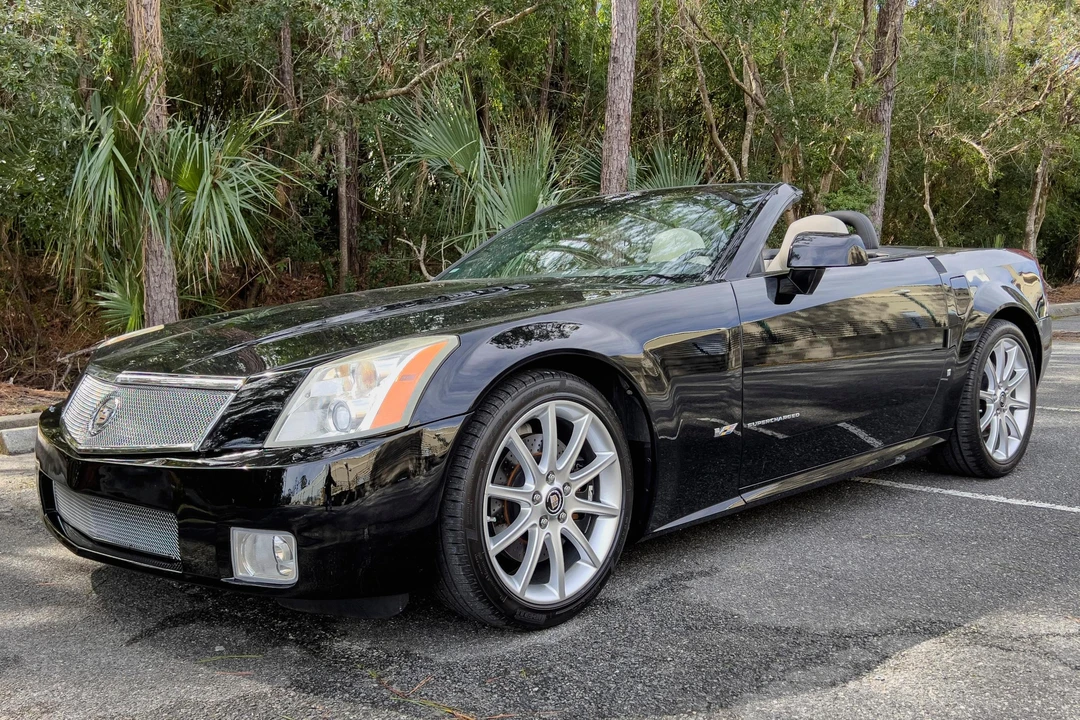 2006 Cadillac XLR-V - Image 8 of 31