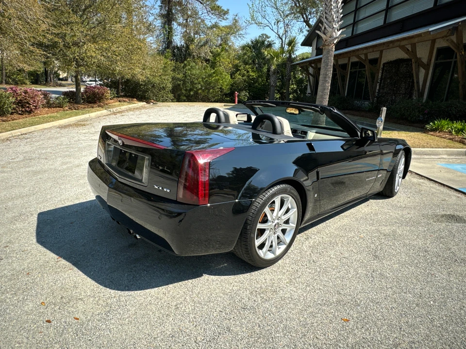 2006 Cadillac XLR-V - Image 14 of 31