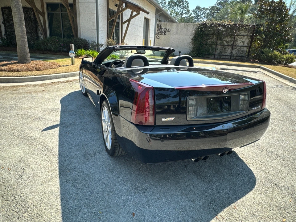 2006 Cadillac XLR-V - Image 12 of 31