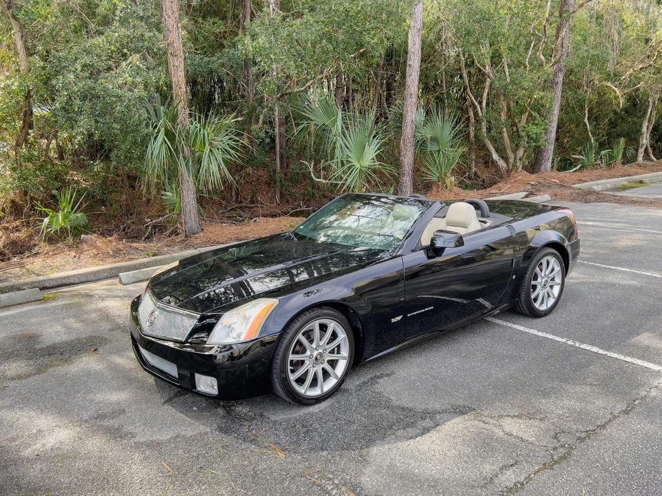 2006 Cadillac XLR-V - Image 7 of 31