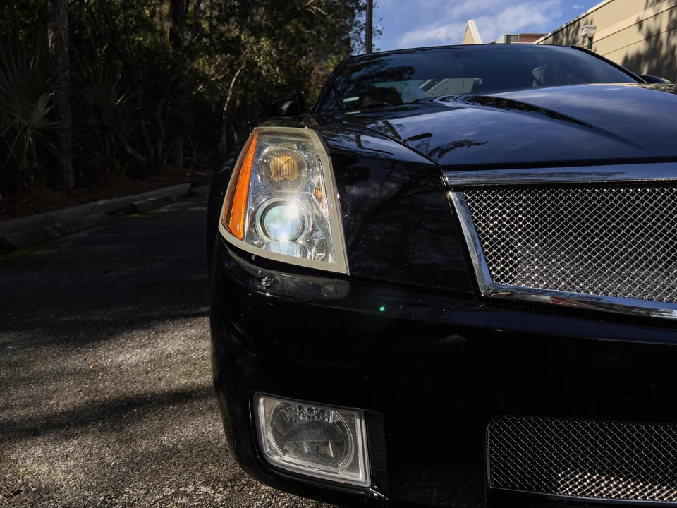 2006 Cadillac XLR-V - Image 29 of 31