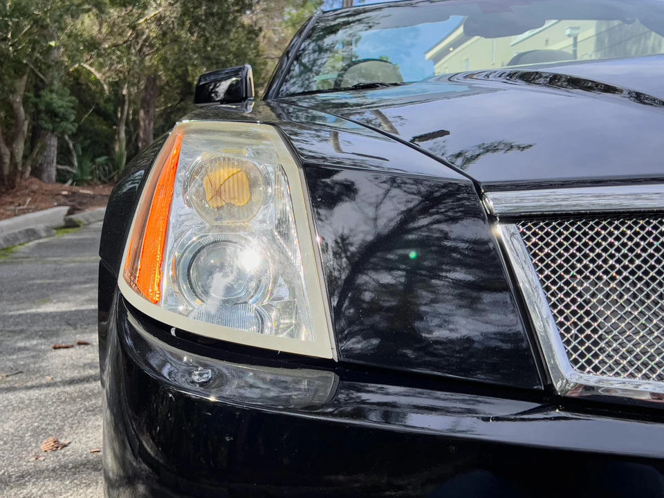 2006 Cadillac XLR-V - Image 30 of 31