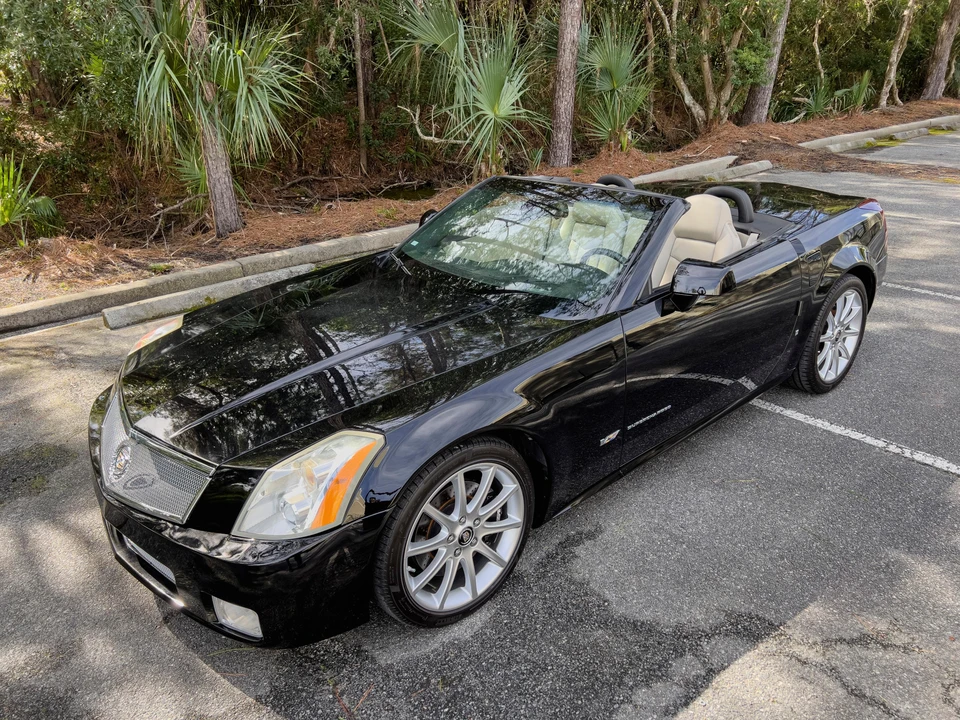 2006 Cadillac XLR-V - Image 6 of 31