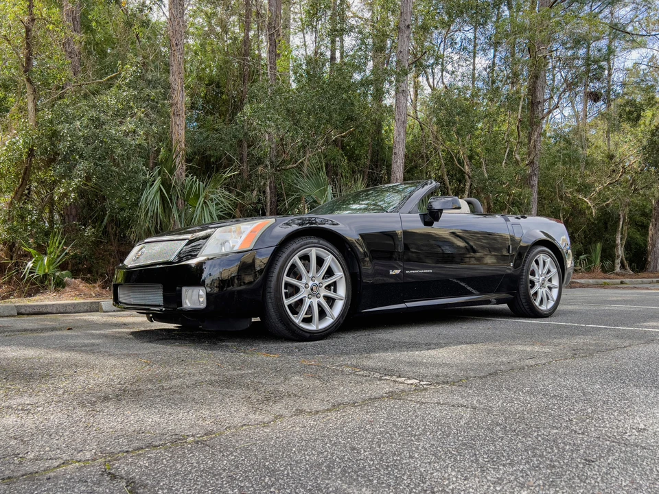 2006 Cadillac XLR-V - Image 9 of 31