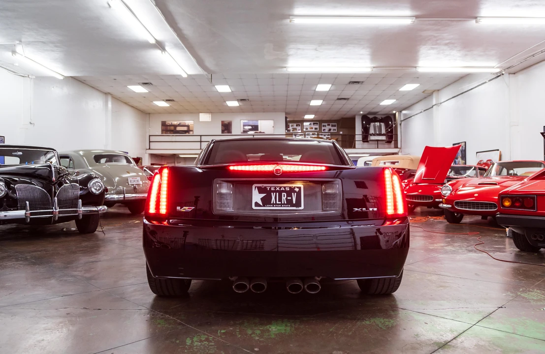 2006 Cadillac XLR-V - Image 12 of 31