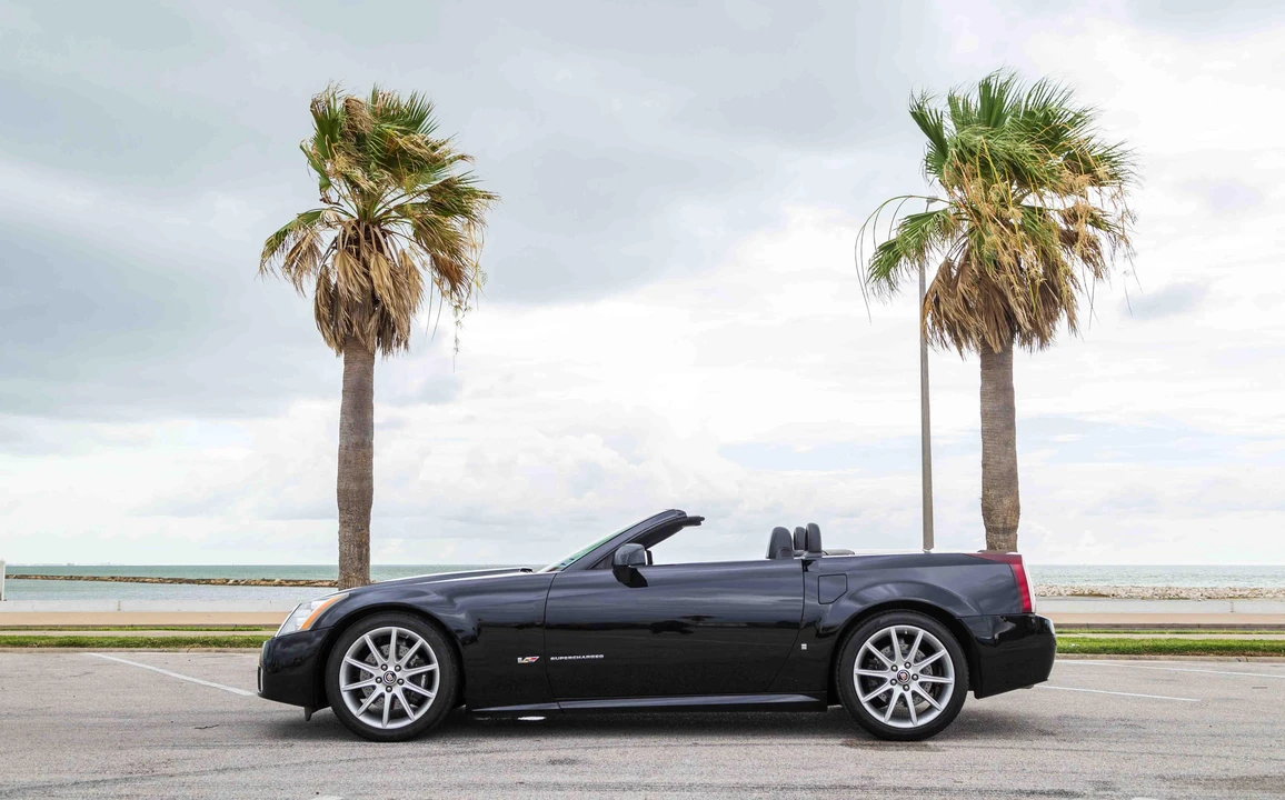 2006 Cadillac XLR-V - Image 8 of 31