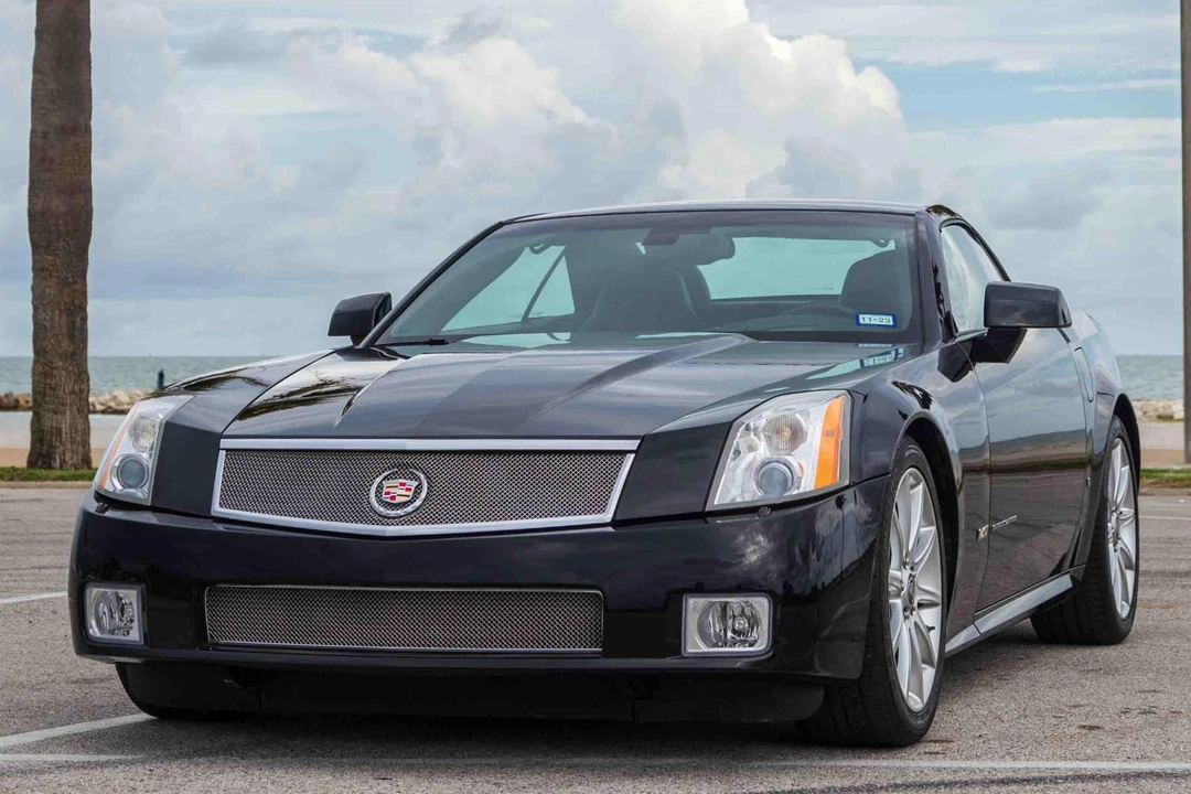 2006 Cadillac XLR-V - Image 3 of 31