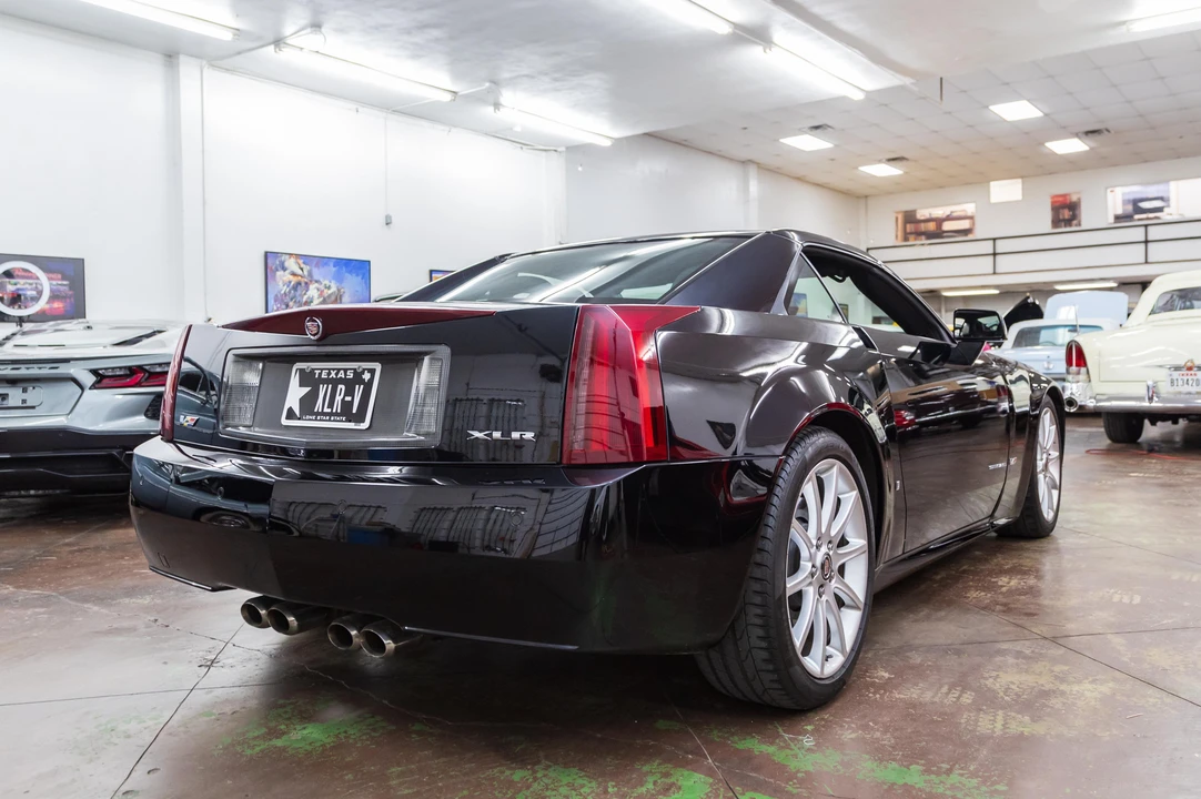 2006 Cadillac XLR-V - Image 13 of 31