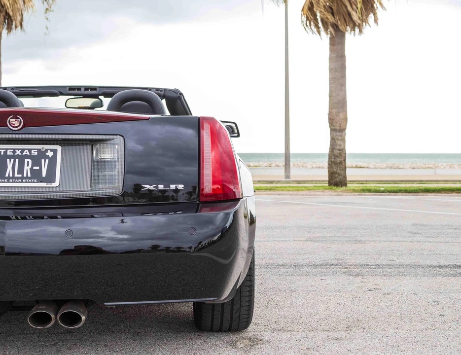 2006 Cadillac XLR-V - Image 30 of 31