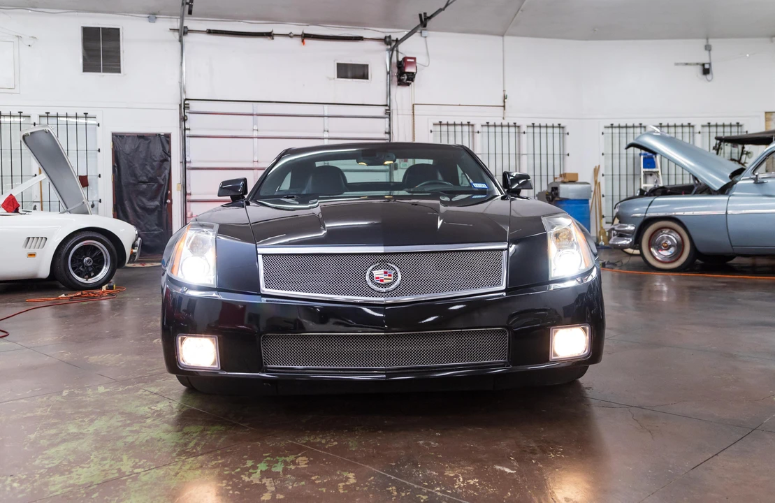 2006 Cadillac XLR-V - Image 6 of 31