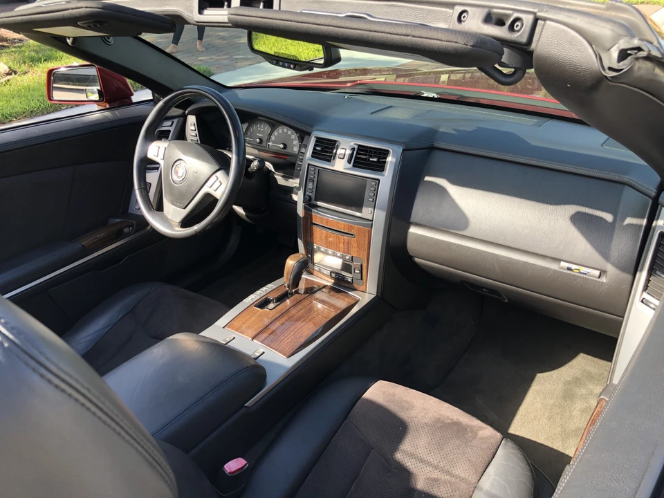 2006 Cadillac XLR-V - Image 26 of 31