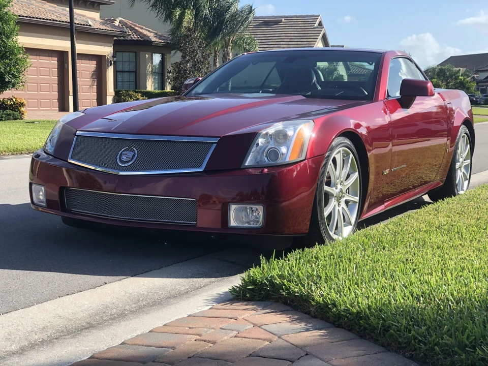2006 Cadillac XLR-V - Image 2 of 31