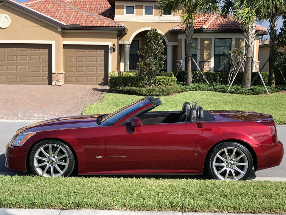 2006 Cadillac XLR-V - Image 4 of 31