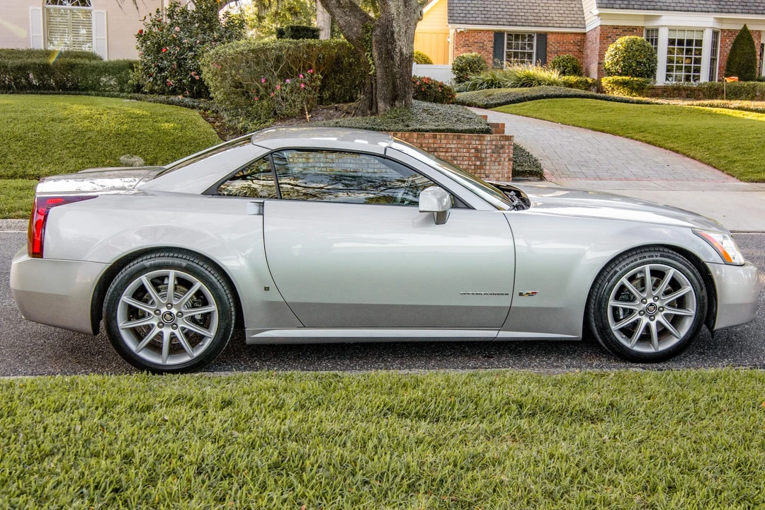 2006 Cadillac XLR-V - Image 6 of 31