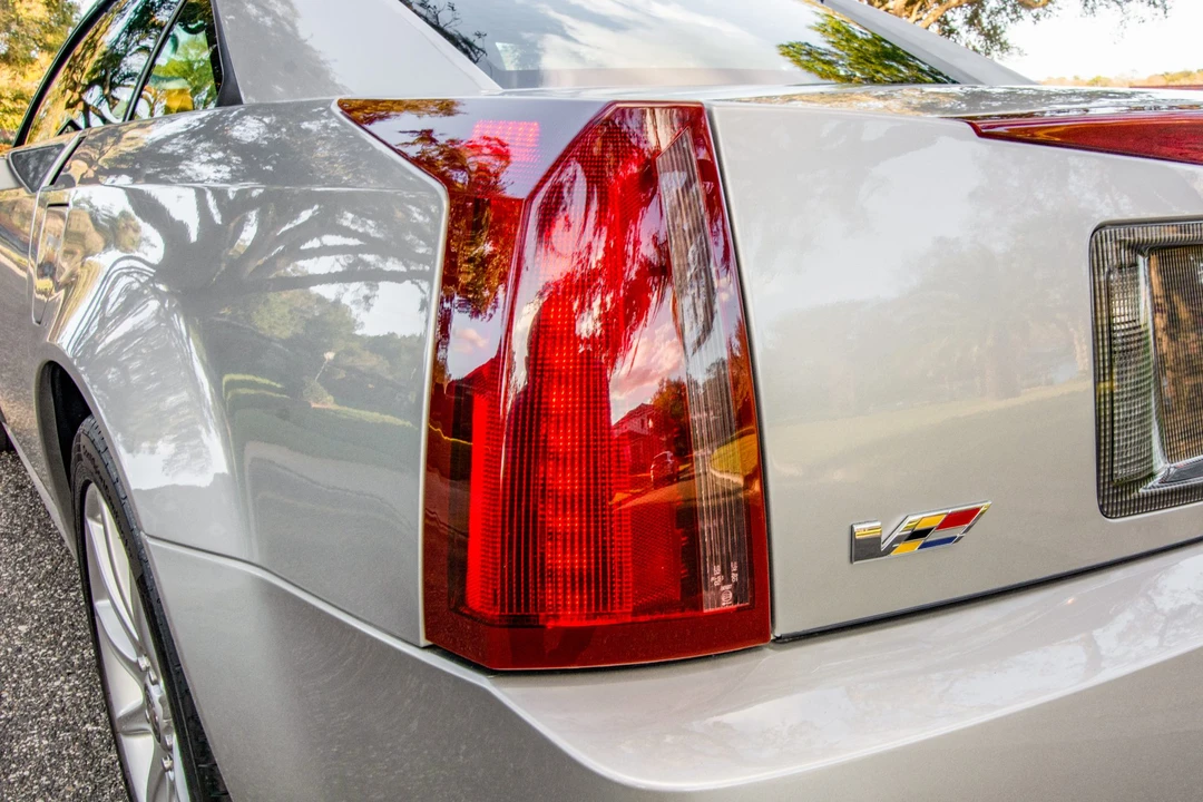 2006 Cadillac XLR-V - Image 27 of 31