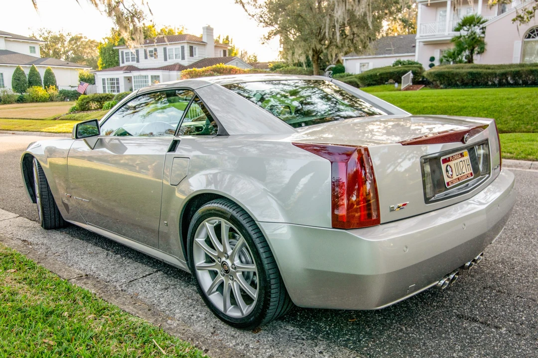 2006 Cadillac XLR-V - Image 9 of 31