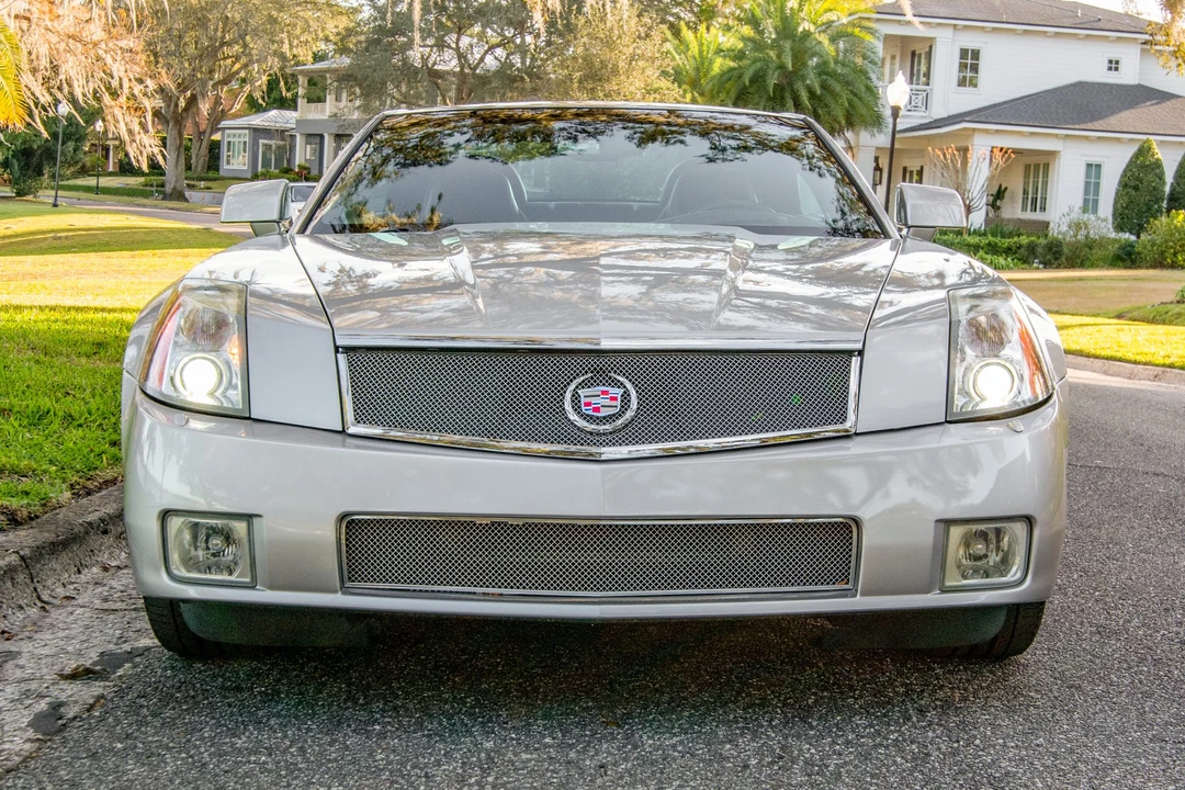 2006 Cadillac XLR-V - Image 3 of 31