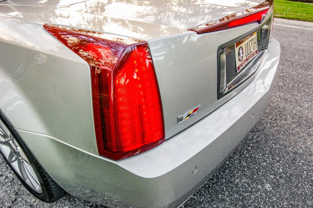 2006 Cadillac XLR-V - Image 29 of 31