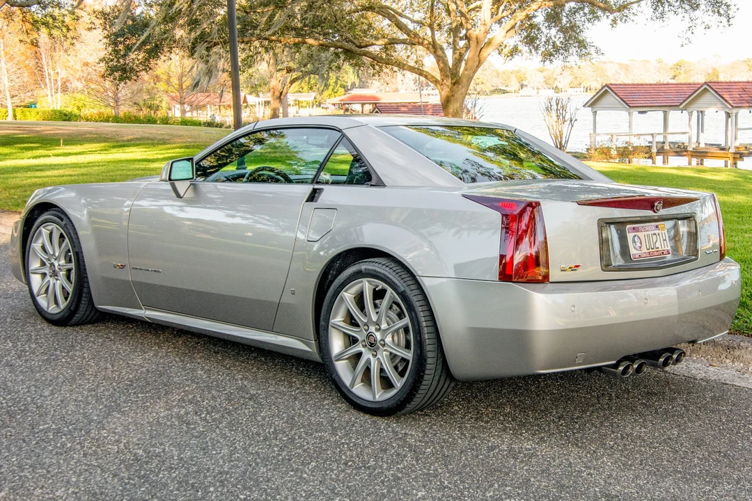 2006 Cadillac XLR-V - Image 10 of 31