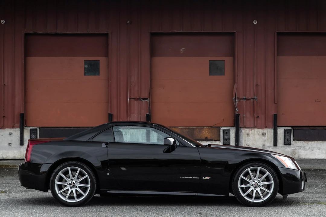 2006 Cadillac XLR-V - Image 10 of 31