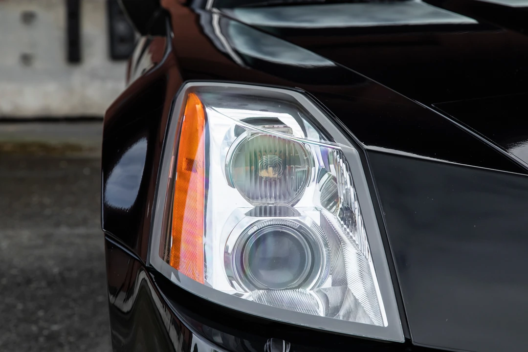 2006 Cadillac XLR-V - Image 14 of 31