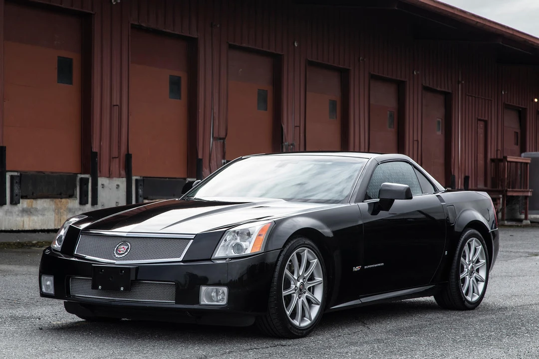 2006 Cadillac XLR-V - Image 2 of 31